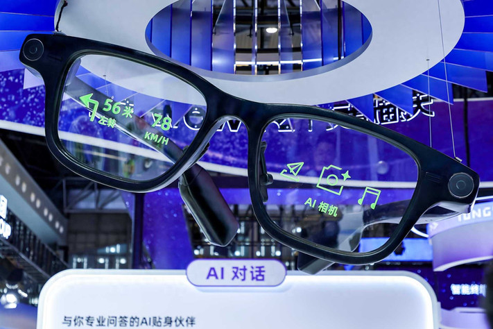 对话阿里巴巴智能终端业务负责人宋刚：AI眼镜进化论，一场生态、续航的攻坚战